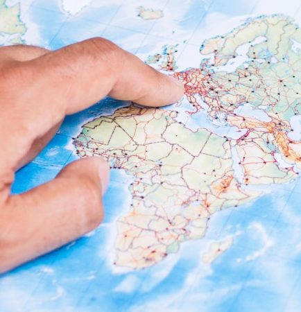Italia e Albania: un ponte commerciale in continua crescita. Raporti comerciali Italia Albania - Vantaggi per le aziende italiane - ISA - Servizi Internazionali per Imprese in Albania, Coworking Albania, Ufficio in Affitto Albania, Domiciliazione in Albania, Certificazioni
